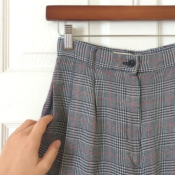 Casual Corner 90's Vintage Preppy Pleated Plaid High Waisted Wide Leg Shorts 4 - Picture 7 of 12